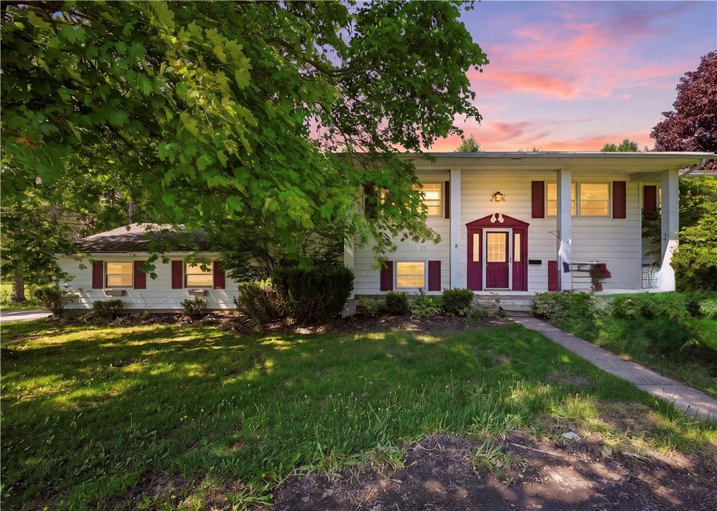 34 Broadway Street, Oakfield, NY 14125