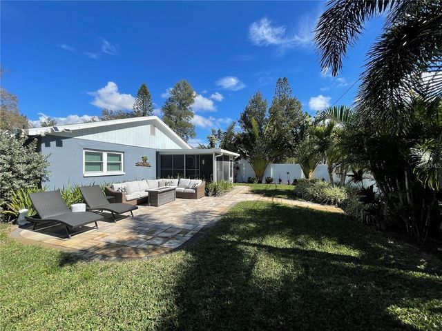 3220 9TH AVENUE N, St Petersburg, FL 33713