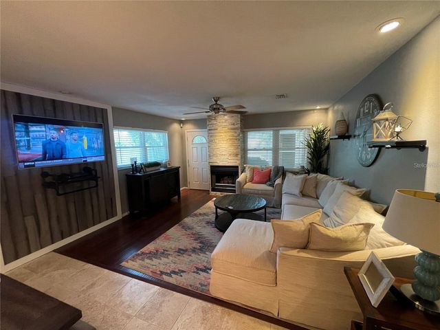 3220 9TH AVENUE N, St Petersburg, FL 33713