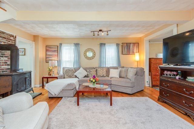 91 Lake Street, Tewksbury, MA 01876
