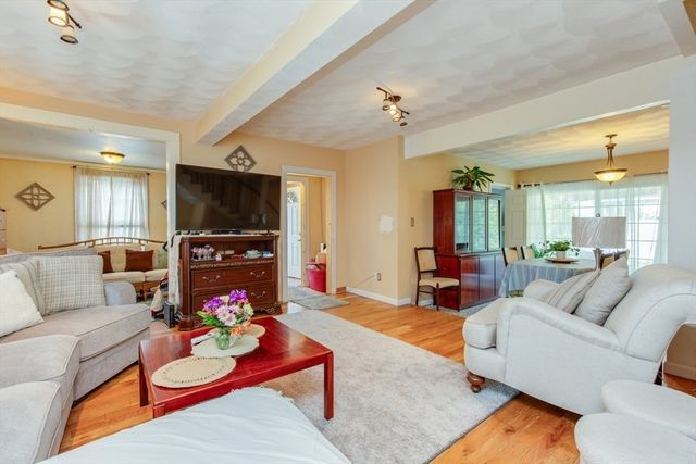 91 Lake Street, Tewksbury, MA 01876