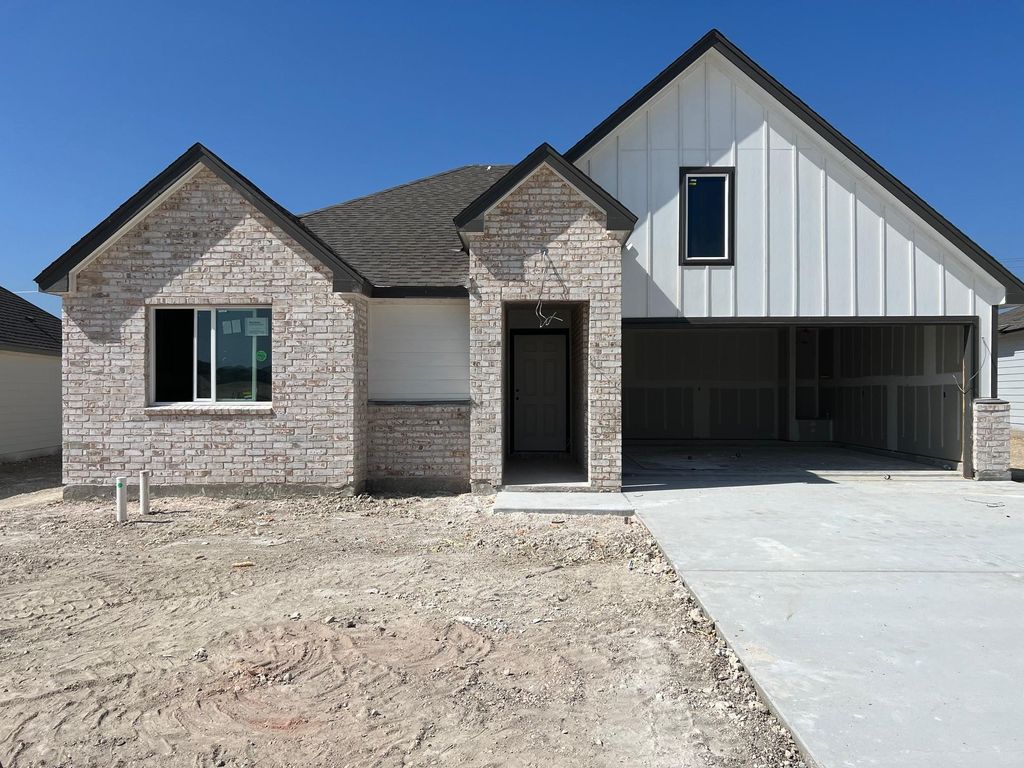 12520 Tarres Court, Lorena, TX 76655