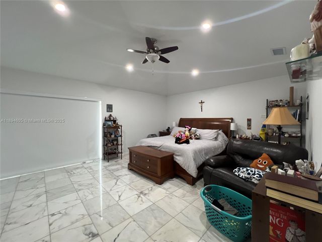 4934 NW 94th Doral Pl, Doral, FL 33178
