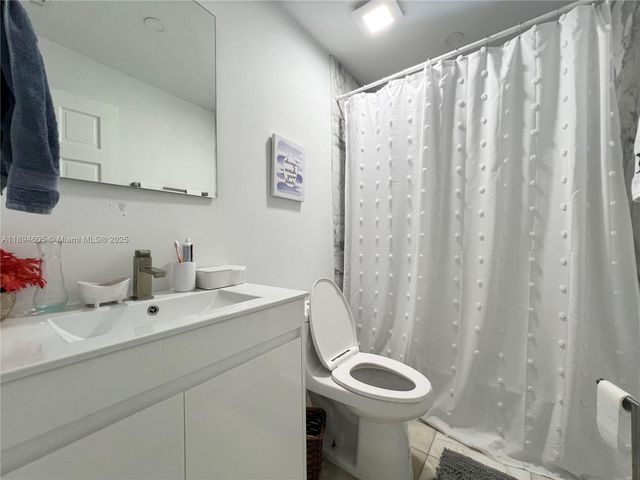 4934 NW 94th Doral Pl, Doral, FL 33178