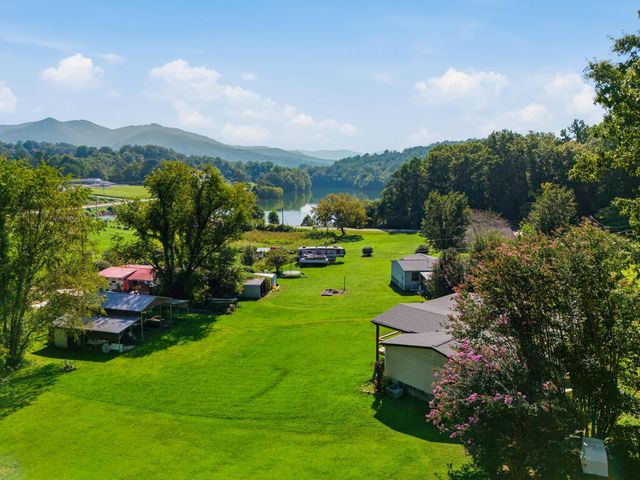 86 Ledford Chapel Way, Hayesville, NC 28904
