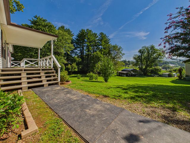 86 Ledford Chapel Way, Hayesville, NC 28904