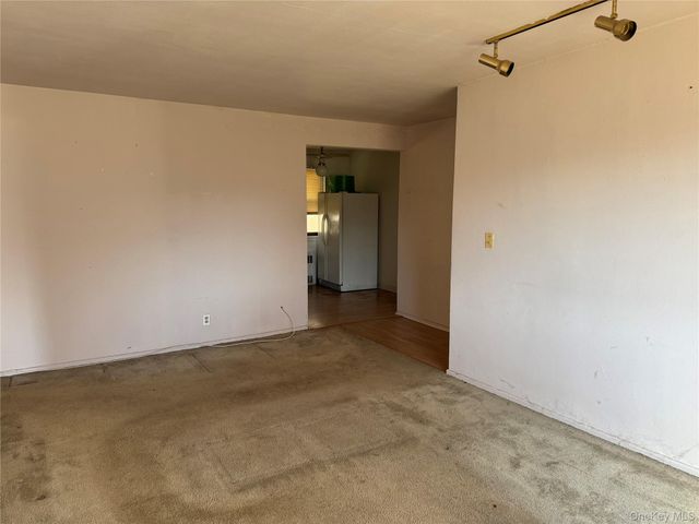 25 Lawrence Drive A, White Plains, NY 10603