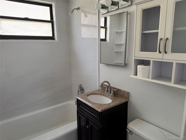 25 Lawrence Drive A, White Plains, NY 10603