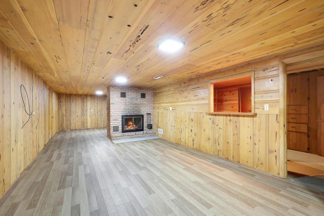 1044 Scott Street S, Shakopee, MN 55379