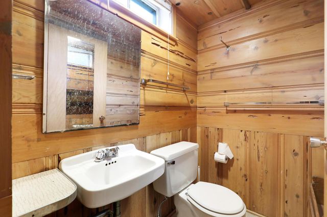 1044 Scott Street S, Shakopee, MN 55379