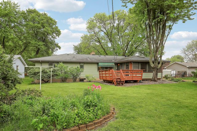 1044 Scott Street S, Shakopee, MN 55379
