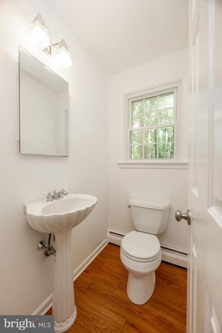 1061 FOREST LN, Glen Mills, PA 19342