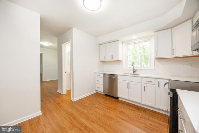 1061 FOREST LN, Glen Mills, PA 19342