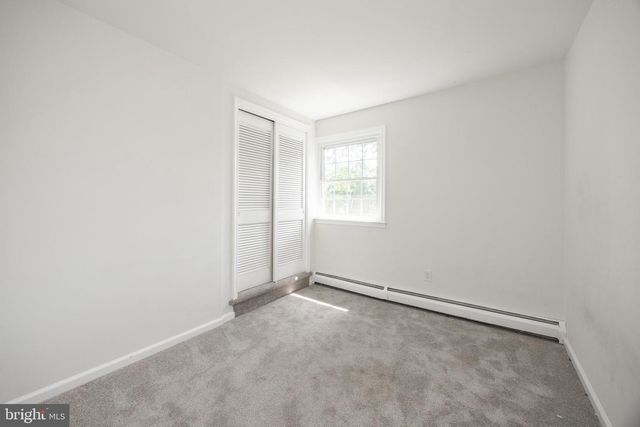 1061 FOREST LN, Glen Mills, PA 19342