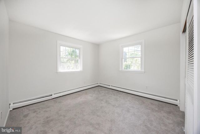 1061 FOREST LN, Glen Mills, PA 19342