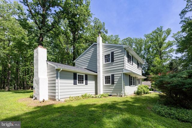 1061 FOREST LN, Glen Mills, PA 19342