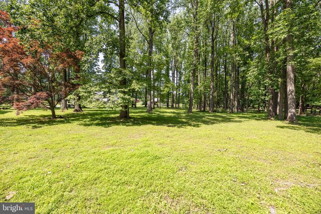 1061 FOREST LN, Glen Mills, PA 19342