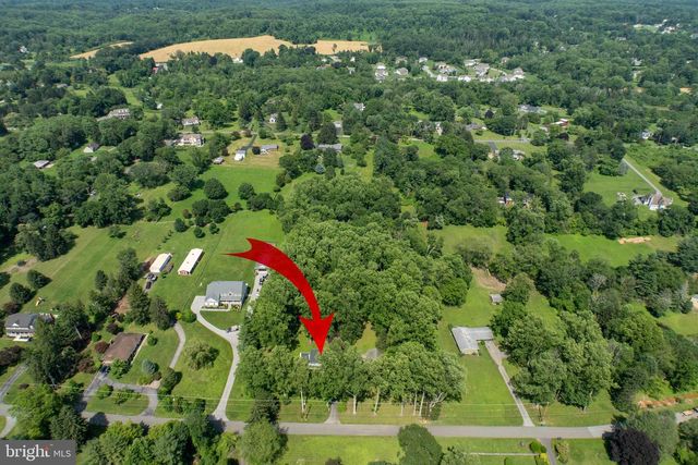 1061 FOREST LN, Glen Mills, PA 19342