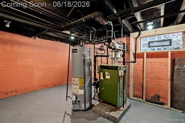 312 Mckinley Avenue, Grosse Pointe Farms, MI 48236