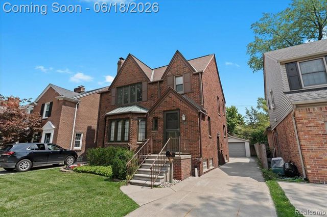 312 Mckinley Avenue, Grosse Pointe Farms, MI 48236