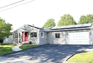 3 Roseanne Drive, Fairhaven, MA 02719