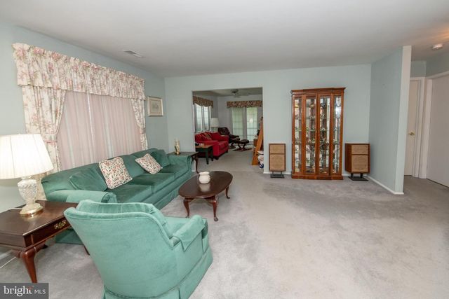 84 BASTIAN DR, Mount Laurel, NJ 08054