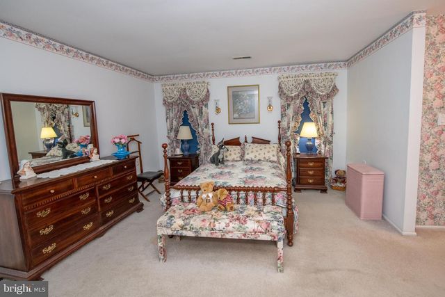 84 BASTIAN DR, Mount Laurel, NJ 08054