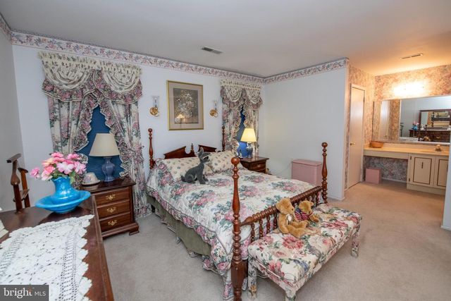 84 BASTIAN DR, Mount Laurel, NJ 08054