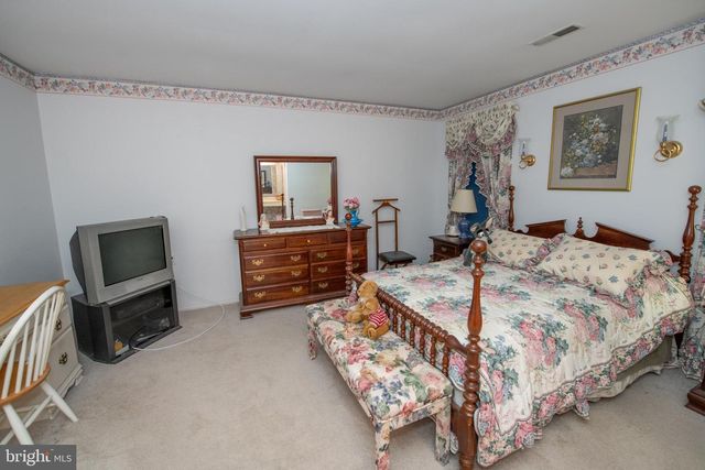 84 BASTIAN DR, Mount Laurel, NJ 08054