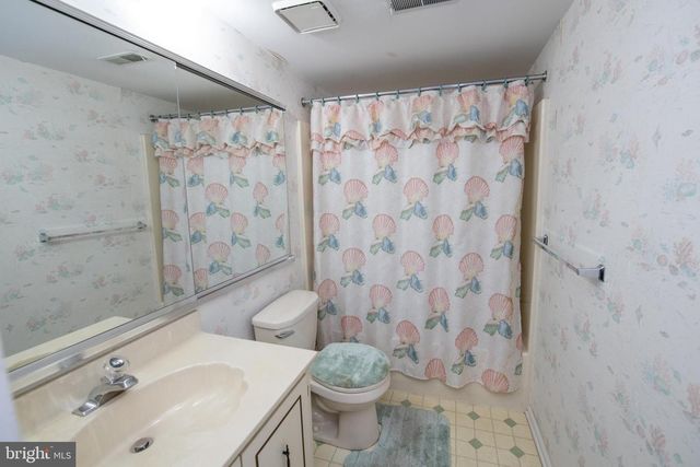 84 BASTIAN DR, Mount Laurel, NJ 08054