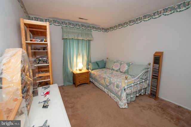 84 BASTIAN DR, Mount Laurel, NJ 08054
