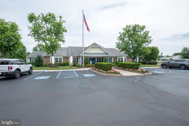 84 BASTIAN DR, Mount Laurel, NJ 08054
