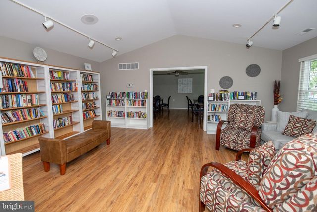 84 BASTIAN DR, Mount Laurel, NJ 08054
