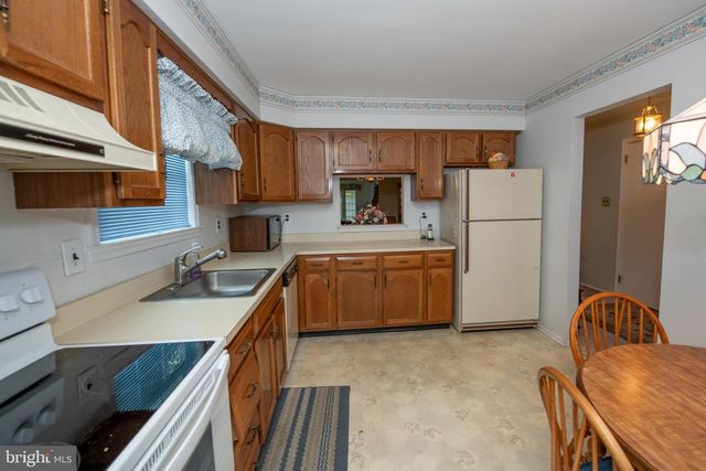 84 BASTIAN DR, Mount Laurel, NJ 08054