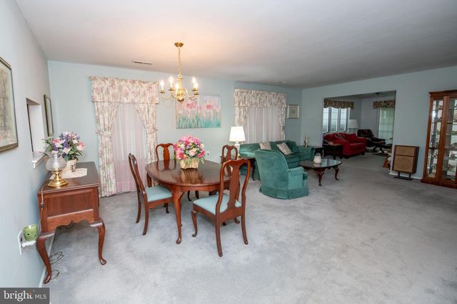 84 BASTIAN DR, Mount Laurel, NJ 08054