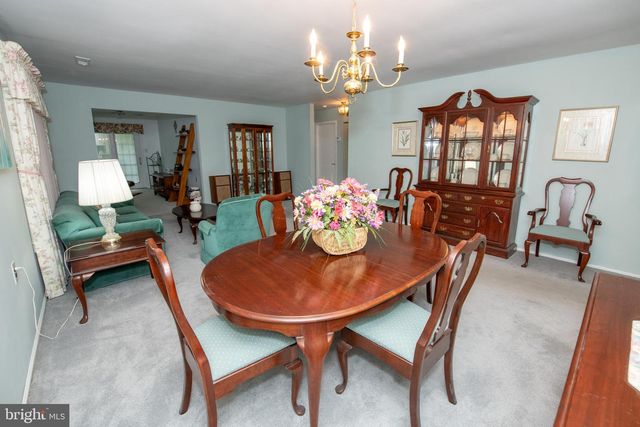 84 BASTIAN DR, Mount Laurel, NJ 08054