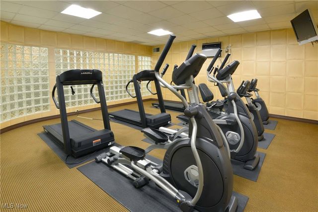 12550 Lake Avenue 711, Lakewood, OH 44107