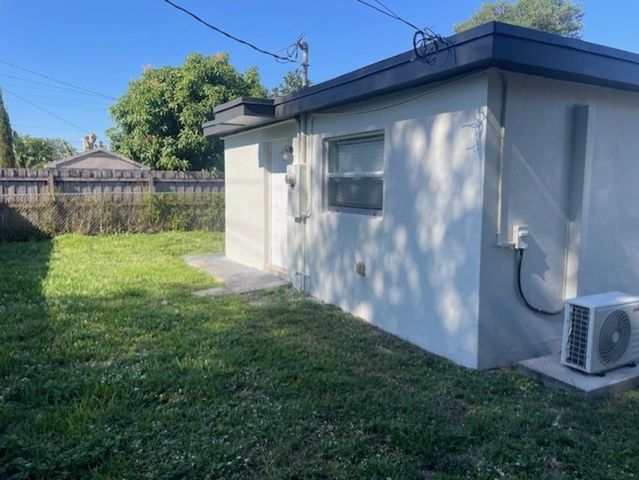 1724 NE 176th Street, North Miami Beach, FL 33162