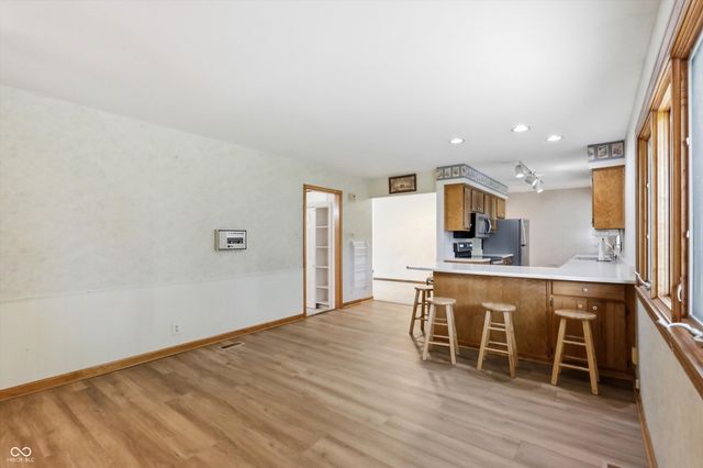 26 W Hill Valley Drive, Indianapolis, IN 46217