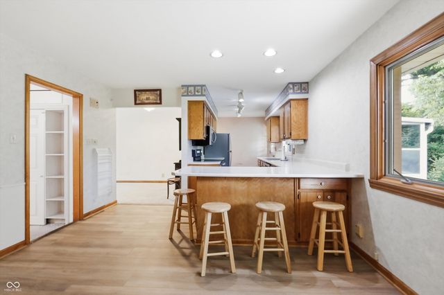 26 W Hill Valley Drive, Indianapolis, IN 46217