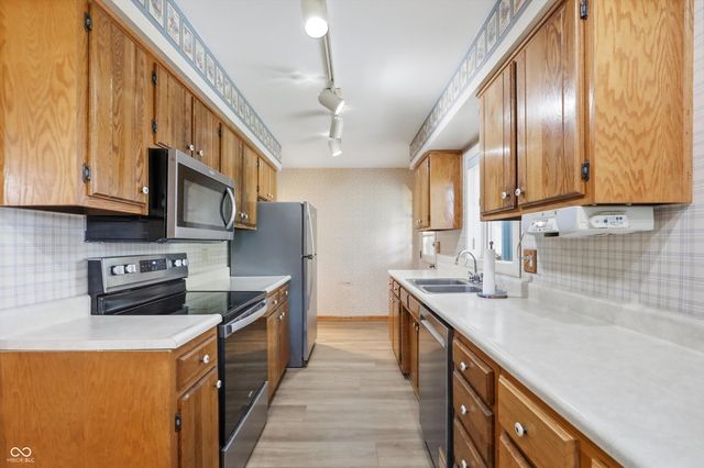 26 W Hill Valley Drive, Indianapolis, IN 46217