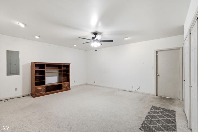 26 W Hill Valley Drive, Indianapolis, IN 46217