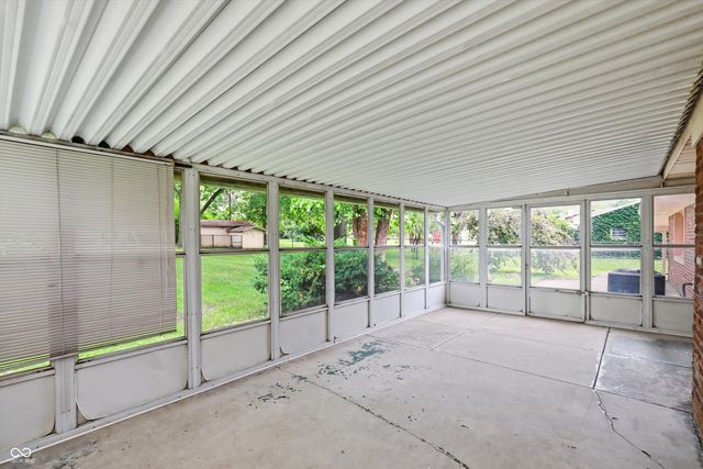 26 W Hill Valley Drive, Indianapolis, IN 46217