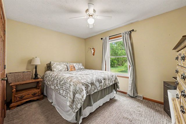 11356 S Miller Highway, Brooklyn, MI 49230