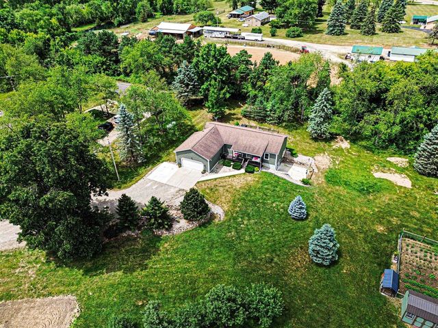 11356 S Miller Highway, Brooklyn, MI 49230