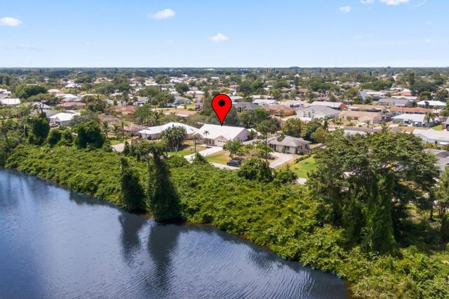 2026 SE Crowberry Drive, Port St Lucie, FL 34983