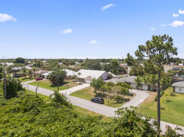 2026 SE Crowberry Drive, Port St Lucie, FL 34983