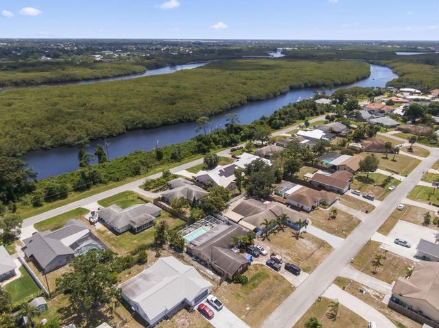 2026 SE Crowberry Drive, Port St Lucie, FL 34983