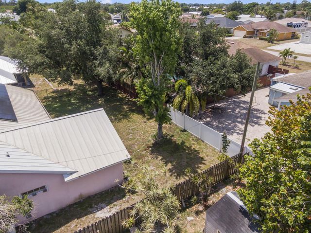 2026 SE Crowberry Drive, Port St Lucie, FL 34983