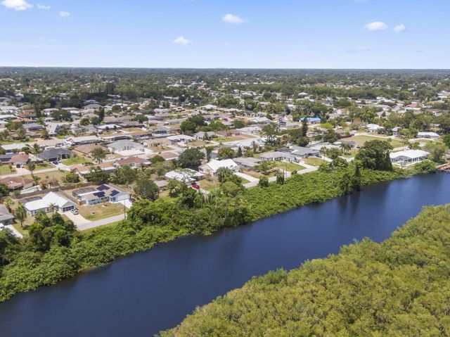2026 SE Crowberry Drive, Port St Lucie, FL 34983